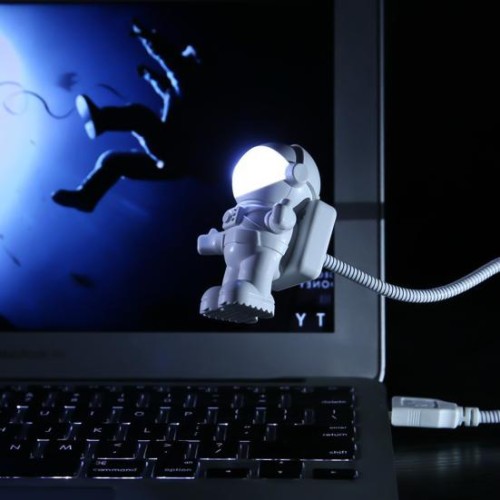 Astronot%20USB%20Gece%20Lambası